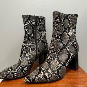 Jeffrey Campbell Siren Boots, Snake Print, Size 8.5